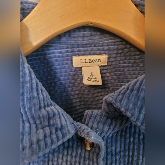 L.L. Bean Women's Shirt in Blue Corduroy Cabincore Casual - Picture 3 of 3